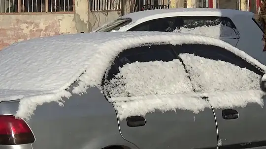 Gaziantep güne beyaz örtüyle uyandı