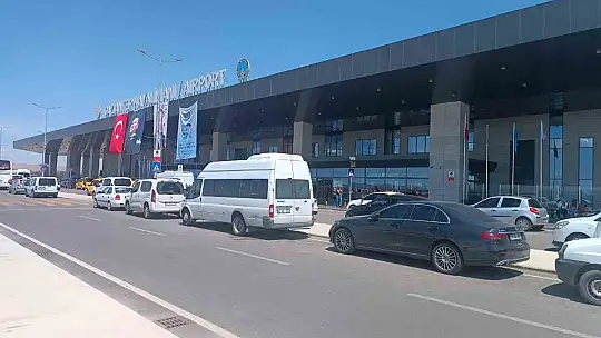 Gaziantep hava sahası tanımlanamayan cisim nedeniyle uçuşlara kapatıldı