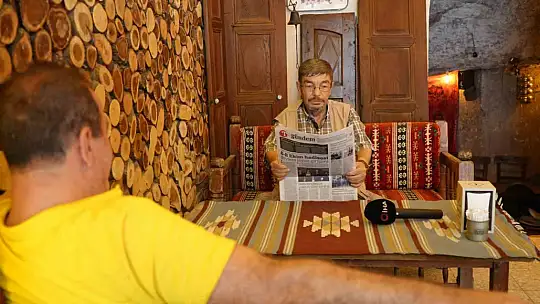 Gaziantep'in 'Terso Kemal'i gazeteleri ters okuyor