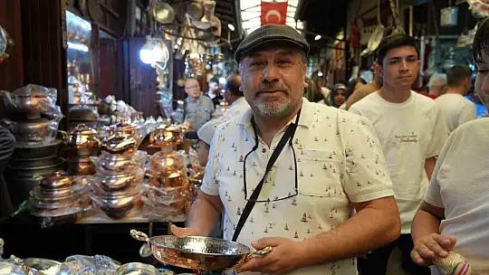 Gaziantep'in Bakırcılar Çarşısı'nda bayram ve tatil yoğunluğu
