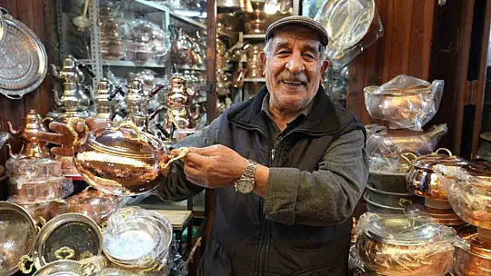Gaziantep'in Bakırcılar Çarşısı'nda bayram ve tatil yoğunluğu