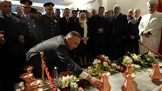 Gaziantep'in düşman işgalinden kurtuluşunun 102. yıl dönümü coşkuyla kutlandı