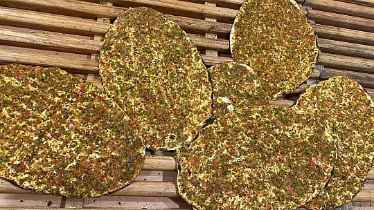 Gaziantep'in Ramazan ayında da vazgeçilmeyen lezzeti 'lahmacun'