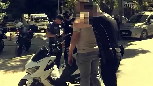 Gaziantep'in tarihi mahallesinde huzur güven uygulaması: 3 gözaltı