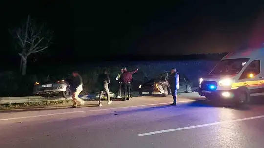 Gaziantep-Kilis karayolunda zincirleme trafik kazası: 1'i polis 2 ölü, 4 yaralı