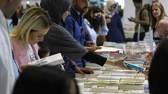 Gaziantep Kitap fuarı yaklaşık 633 bin kişiyi ağırladı