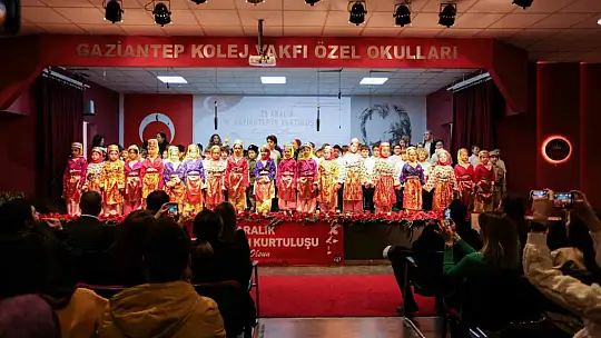 Gaziantep Kolej Vakfı'nda Antep Savunması öğrenciler tarafından sahnelendi