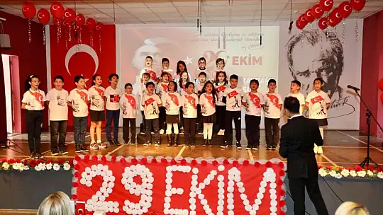 Gaziantep Kolej Vakfı'nda Cumhuriyet coşkusu