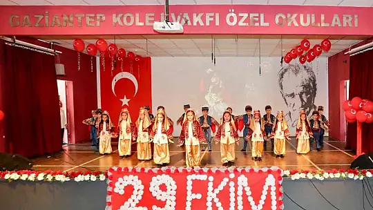 Gaziantep Kolej Vakfı'nda Cumhuriyet coşkusu