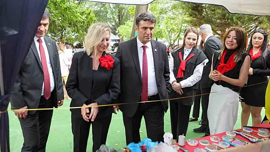 Gaziantep Kolej Vakfı'nda göz kamaştıran sergi