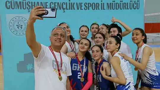 Gaziantep Kolej Vakfı voleybolda Türkiye finallerinde