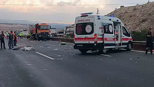 Gaziantep - Şanlıurfa Otoyolu'nda feci kaza: 5 ölü, 17 yaralı