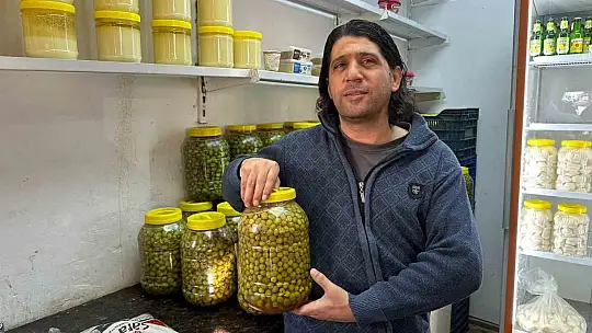 Gaziantep sofrasının vazgeçilmezi kırılmış yeşil zeytin