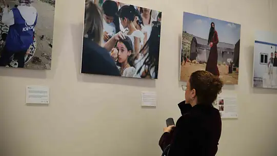 Gaziantep'te 'Birlikte Yeniden İnşa Ediyoruz' konulu fotoğraf sergisi açıldı