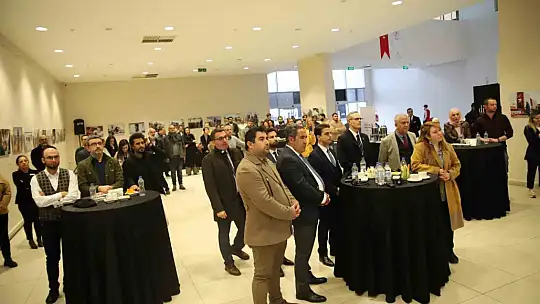 Gaziantep'te 'Birlikte Yeniden İnşa Ediyoruz' konulu fotoğraf sergisi açıldı