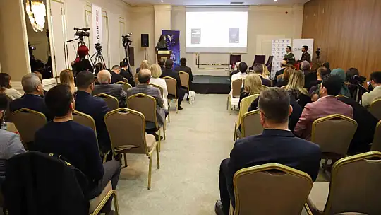 Gaziantep'te 'Ekonomi ve Hukuk' anlatıldı