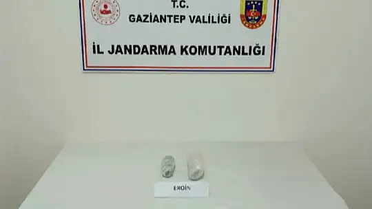 Gaziantep'te 1 kilo eroin, 7 kilo skunk ile 1 ton kaçak tütün ele geçirildi