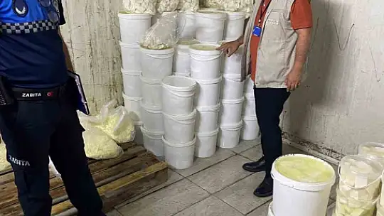 Gaziantep'te 1 ton 112 kilogram kaçak peynir ele geçirildi