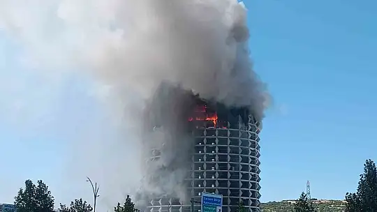 Gaziantep'te 17 katlı eski otelde yangın