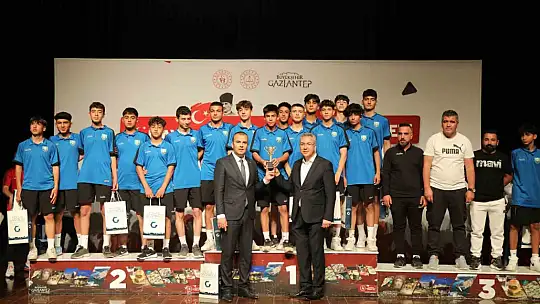 Gaziantep'te 19 branşta 742 genç sporcuya ödül