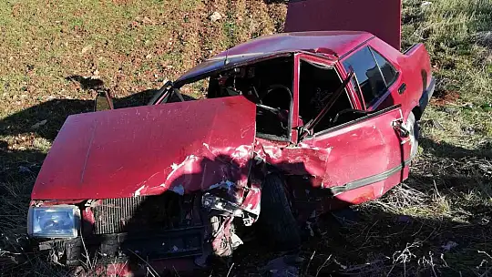 Gaziantep'te 2 otomobil kafa kafa çarpıştı: 3 yaralı