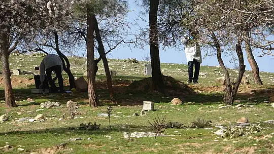 Gaziantep'te 25 yaşındaki genç ağaca asılı halde bulundu