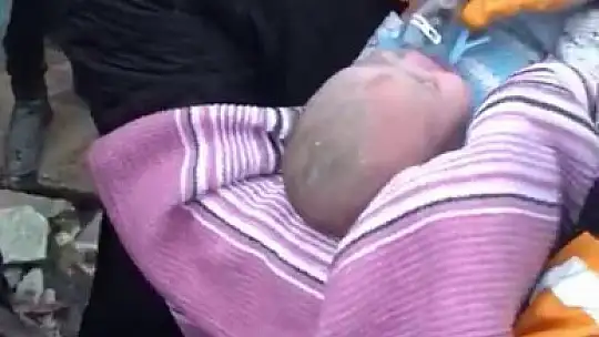Gaziantep'te 4 aylık Duru bebek enkazdan sağ çıkarıldı