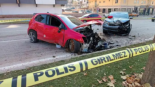 Gaziantep'te 4 kişinin yaralandığı feci kaza güvenlik kamerasına yansıdı