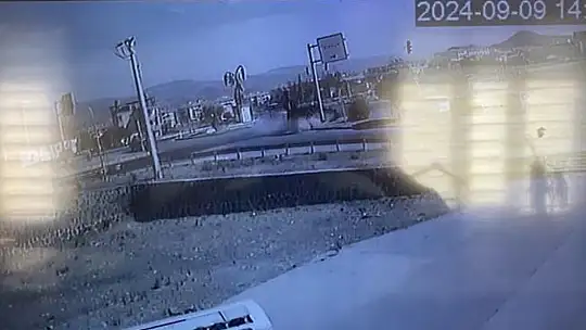 Gaziantep'te 4 kişinin yaralandığı kaza güvenlik kamerasında