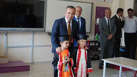 Gaziantep'te 730 bin öğrenci karne heyecanı yaşadı