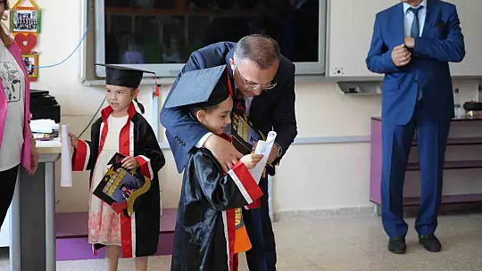 Gaziantep'te 730 bin öğrenci karne heyecanı yaşadı