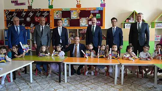 Gaziantep'te 730 bin öğrenci karne heyecanı yaşadı