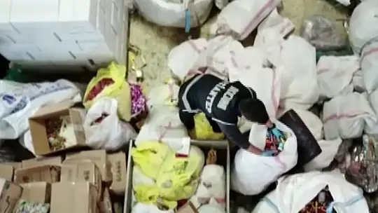 Gaziantep'te 74 ton bozulmuş kaçak gıda ele geçirildi