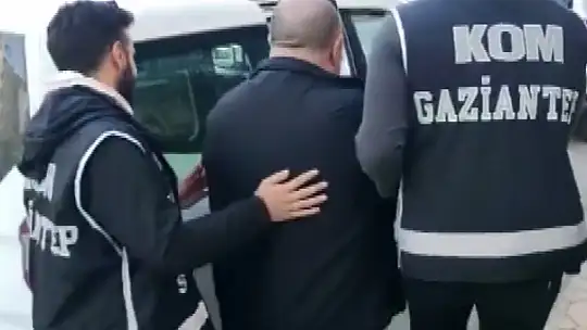 Gaziantep'te 74 ton bozulmuş kaçak gıda ele geçirildi