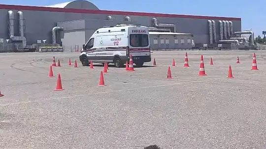 Gaziantep'te ambulans sürüş eğitimleri nefes kesti