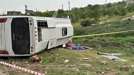 Gaziantep'te astsubayın öldüğü midibüs kazası kamerada