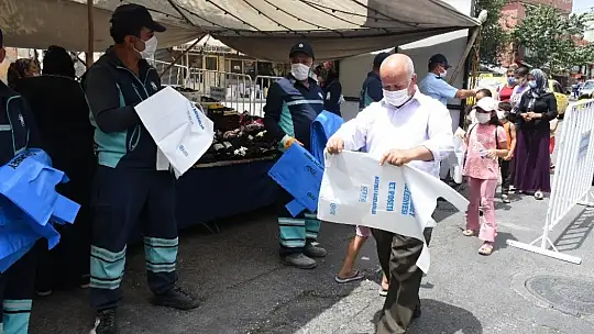 Gaziantep'te bayram öncesinde kurban atık poşeti dağıtılıyor