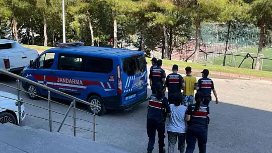 Gaziantep'te bebeklerini çöpe bırakan anne ve baba tutuklandı