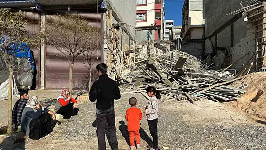 Gaziantep'te beton dökümü sonrası inşaat çöktü: 1'i ağır 2 yaralı