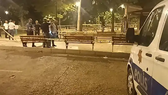 Gaziantep'te bıçakladığı bekçiler tarafından vurulan saldırgan öldü