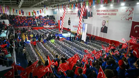 Gaziantep'te bin 500 lisanslı sporcuya bisiklet dağıtıldı