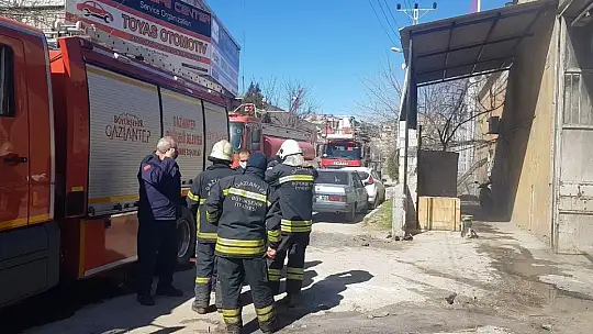 Gaziantep'te bir depoda çıkan yangın