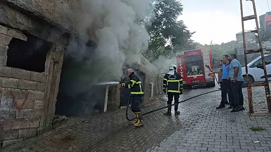 Gaziantep'te boş evde çıkan yangına ilk müdahaleyi komşular yaptı