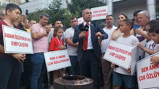 Gaziantep'te çalışma koşullarına sitem eden mali müşavirler ruhsat yaktı