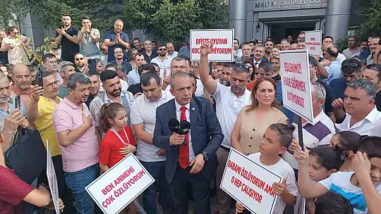 Gaziantep'te çalışma koşullarına sitem eden mali müşavirler ruhsat yaktı