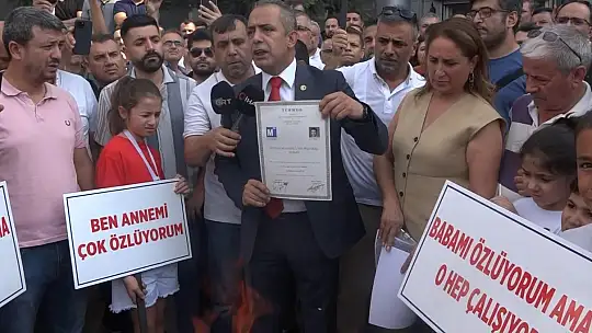 Gaziantep'te çalışma koşullarına sitem eden mali müşavirler ruhsat yaktı