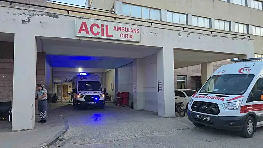 Gaziantep'te çarpışan 2 otomobilden biri takla attı: 4 yaralı