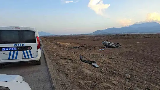 Gaziantep'te çarpışan 2 otomobilden biri takla attı: 4 yaralı