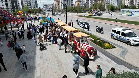 Gaziantep'te çocuk şenliğine yoğun ilgi