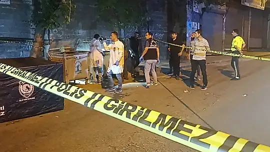 Gaziantep'te çuvalla çöp konteynerine atılmış kadın cesedi bulundu